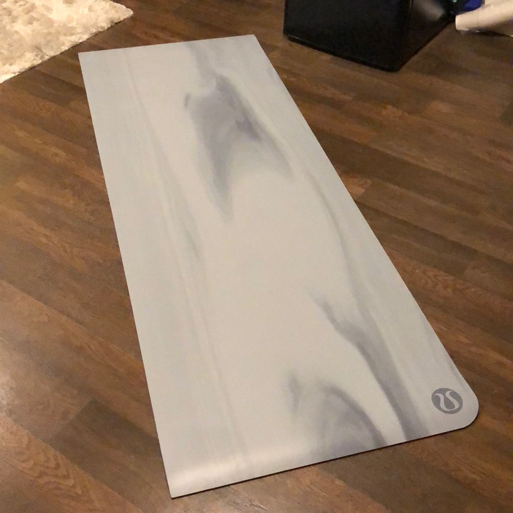 Lululemon Yoga Mat! Gray Marbling!